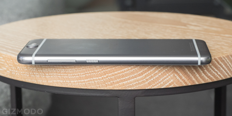 Illustration for article titled HTC One A9 Review: An iPhone Only In Looks
